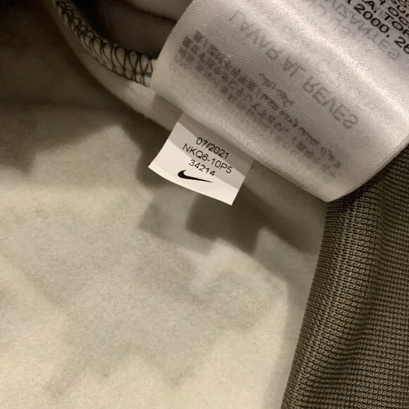 Nike Camouflage Hoodie with New England Patriots Team Logo - Picture 6 of 8